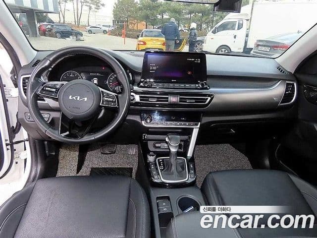 Kia Seltos 2022 — ფოტო 10/20