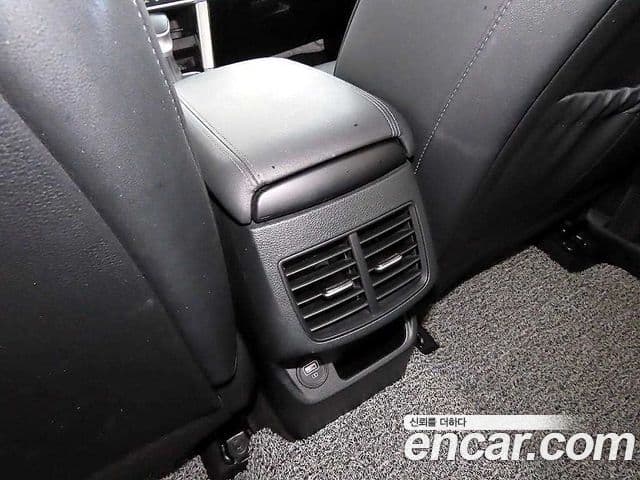 Kia Seltos 2022 — ფოტო 19/20