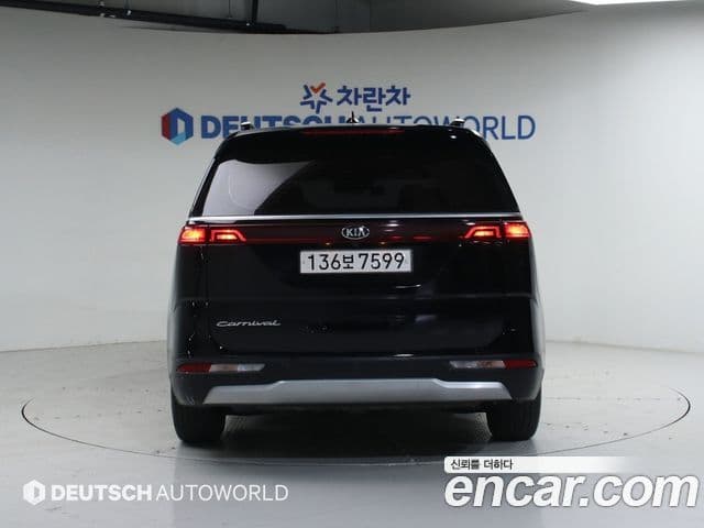 Kia Carnival 2021 — ფოტო 9/20