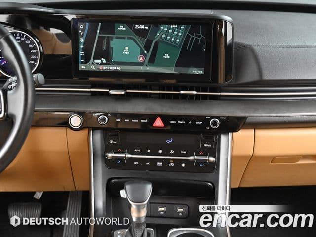 Kia Carnival 2021 — ფოტო 18/20