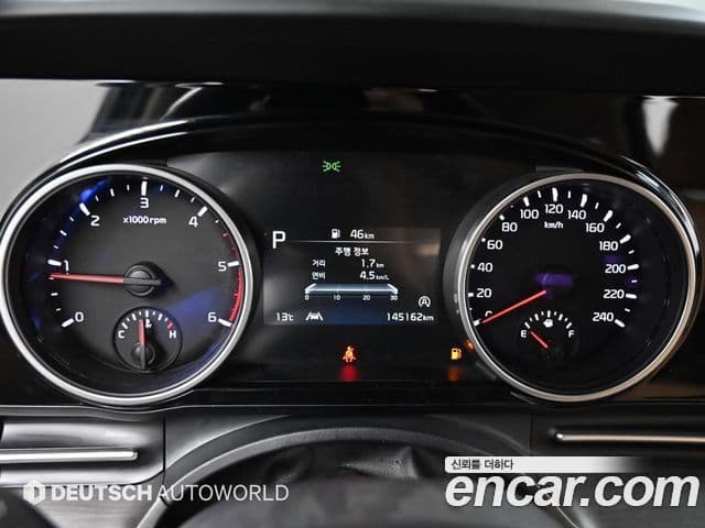 Kia Carnival 2021 — ფოტო 5/20
