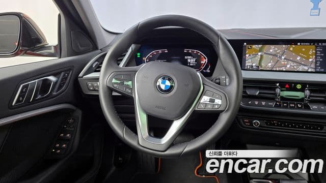 BMW 1 Series 2021 — ფოტო 13/20