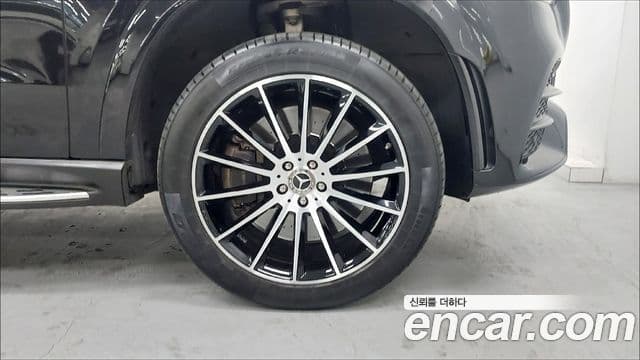 Mercedes-Benz GLE-Class 2022 — ფოტო 9/17