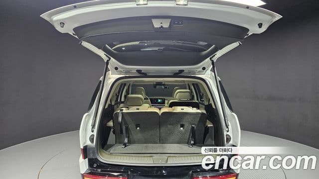 Hyundai Santa Fe 2023 — Фото 19/20