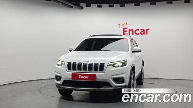 Jeep Cherokee 2021 — Фото 3/20
