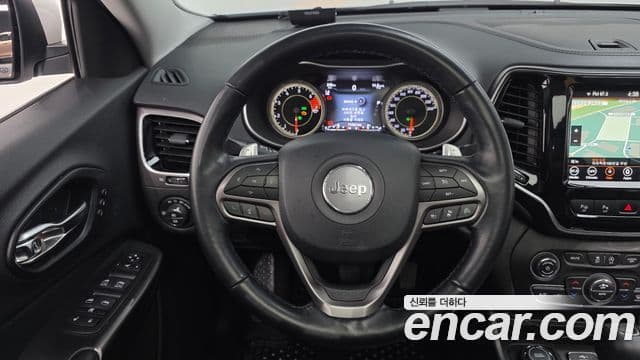 Jeep Cherokee 2021 — Фото 13/20