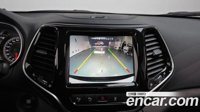 Jeep Cherokee 2021 — Фото 14/20