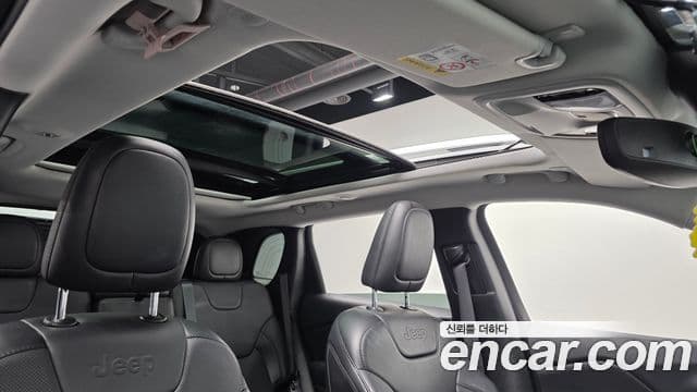 Jeep Cherokee 2021 — Фото 18/20