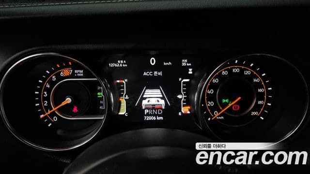 Jeep Wrangler 2019 — Şəkil 8/20