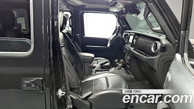 Jeep Wrangler 2019 — Şəkil 10/20