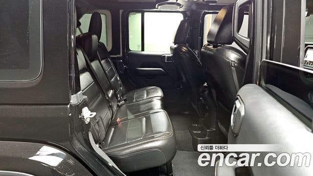 Jeep Wrangler 2019 — фото 11 из 20
