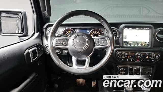 Jeep Wrangler 2019 — фото 13 из 20