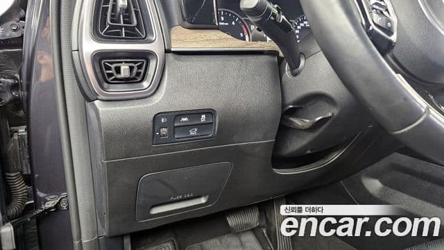 Kia Sorento 2022 — ფოტო 16/20