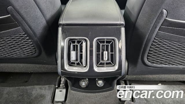 Kia Sorento 2022 — ფოტო 19/20