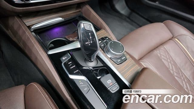 BMW 5 Series 2020 — фото 8 из 20