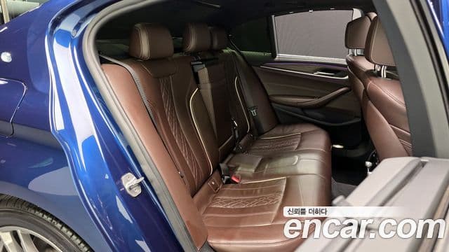 BMW 5 Series 2020 — ფოტო 12/20