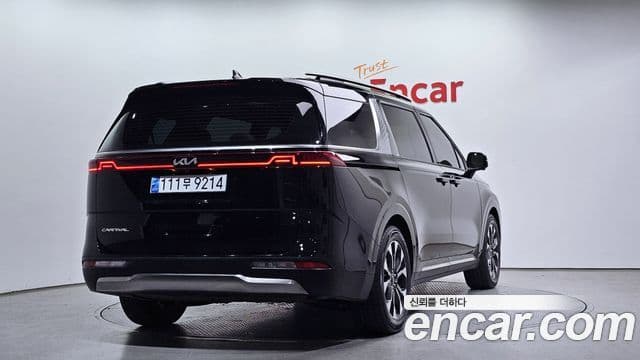 Kia Carnival 2022 — ფოტო 2/20