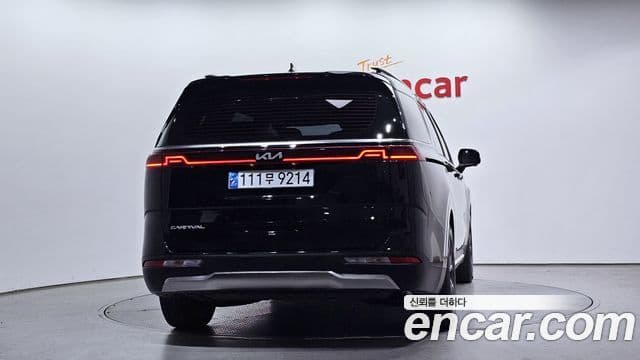Kia Carnival 2022 — ფოტო 4/20