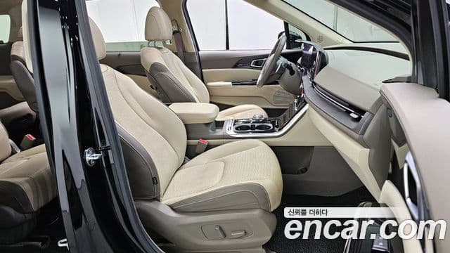 Kia Carnival 2022 — ფოტო 11/20