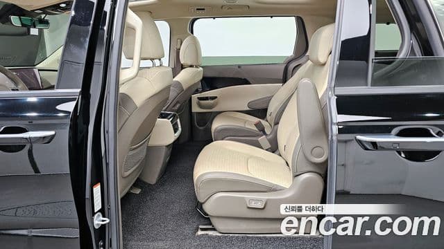 Kia Carnival 2022 — ფოტო 12/20