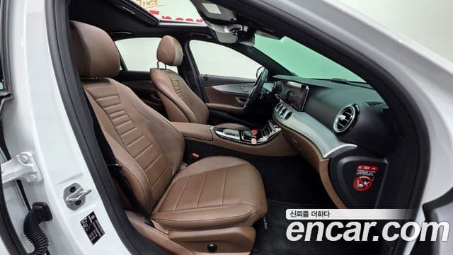 Mercedes-Benz E-Class 2020 — Şəkil 18/20