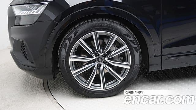 Audi Q7 2021 — Фото 4/20