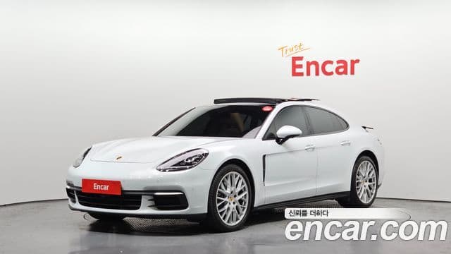 Porsche Panamera 2018 — Photo 1/20