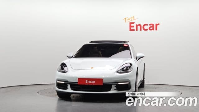 Porsche Panamera 2018 — Photo 2/20