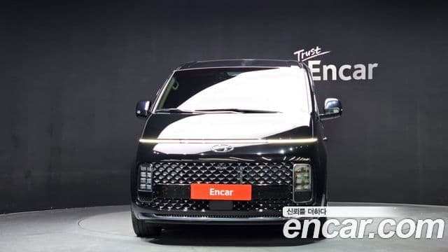 Hyundai Staria 2021 — ფოტო 3/20