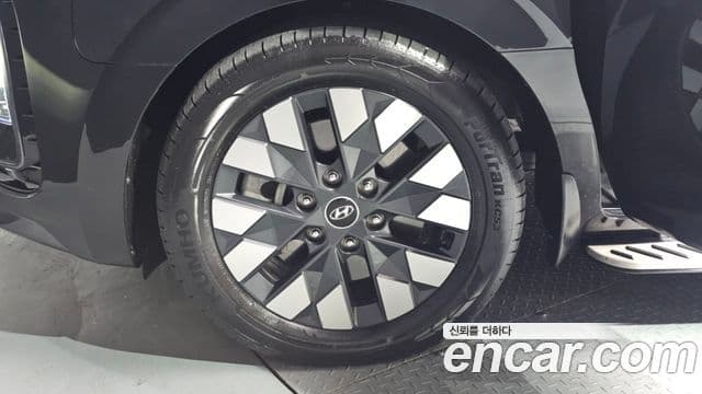 Hyundai Staria 2021 — ფოტო 5/20