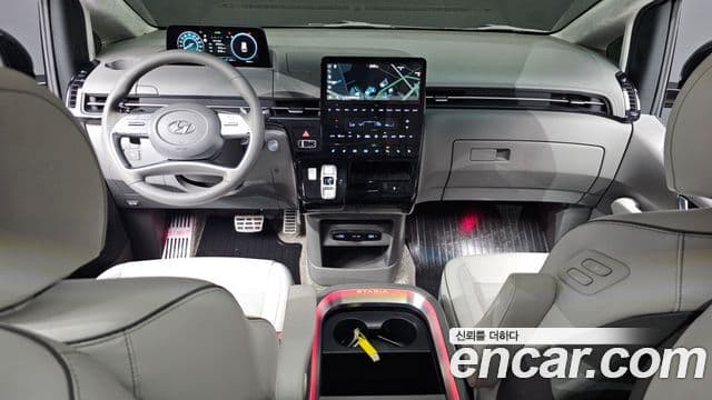 Hyundai Staria 2021 — ფოტო 7/20