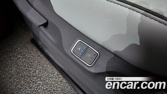 Hyundai Staria 2021 — ფოტო 19/20
