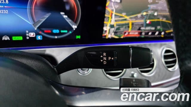 Mercedes-Benz E-Class 2022 — ფოტო 9/20