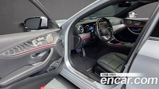 Mercedes-Benz E-Class 2022 — ფოტო 10/20