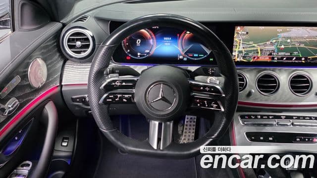 Mercedes-Benz E-Class 2022 — ფოტო 13/20