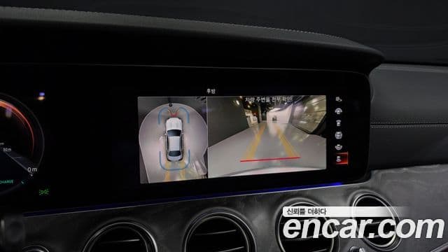 Mercedes-Benz E-Class 2022 — ფოტო 15/20