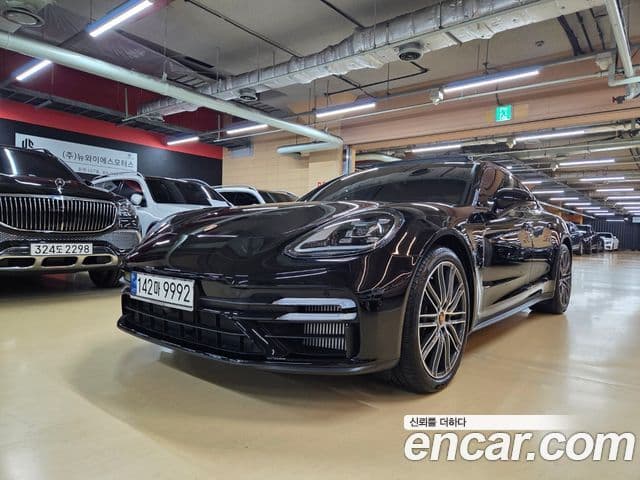 Porsche Panamera 2023 — Photo 2/20