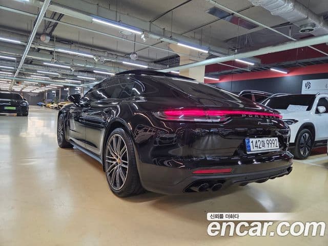 Porsche Panamera 2023 — Photo 1/20