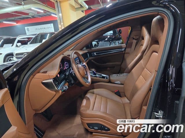 Porsche Panamera 2023 — Photo 20/20