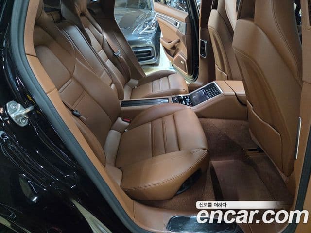 Porsche Panamera 2023 — Photo 7/20