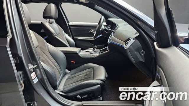 BMW 3 Series 2019 — фото 8 из 20