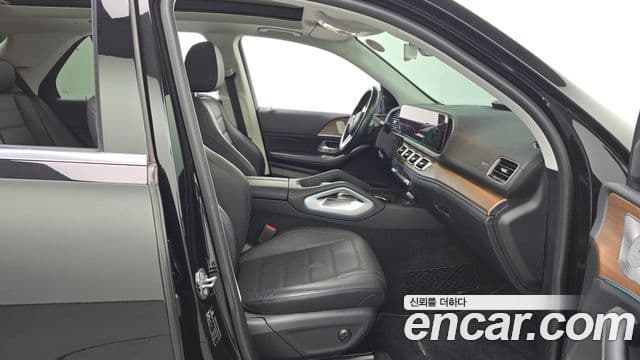 Mercedes-Benz GLE-Class 2020 — ფოტო 11/20