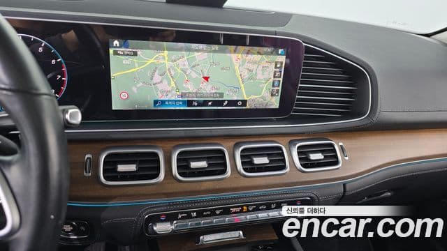 Mercedes-Benz GLE-Class 2020 — ფოტო 14/20