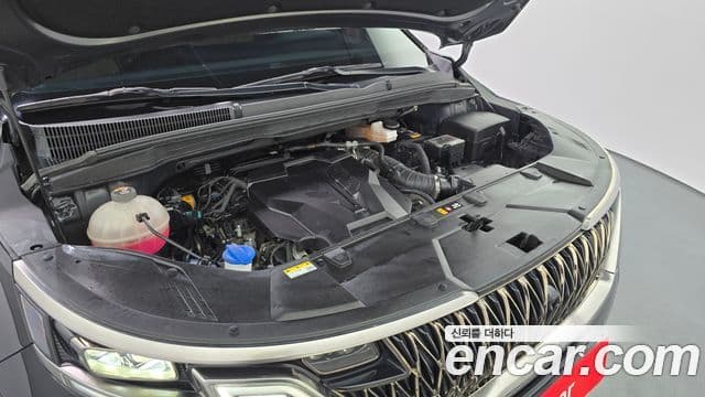 Kia Carnival 2023 — ფოტო 6/20