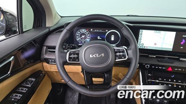 Kia Carnival 2023 — ფოტო 13/20