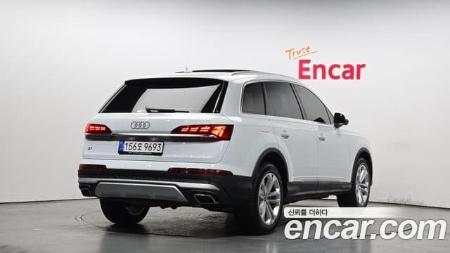 Audi Q7 2025 — Şəkil 2/20