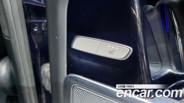 Mercedes-Benz G-Class 2020 — Photo 17/20