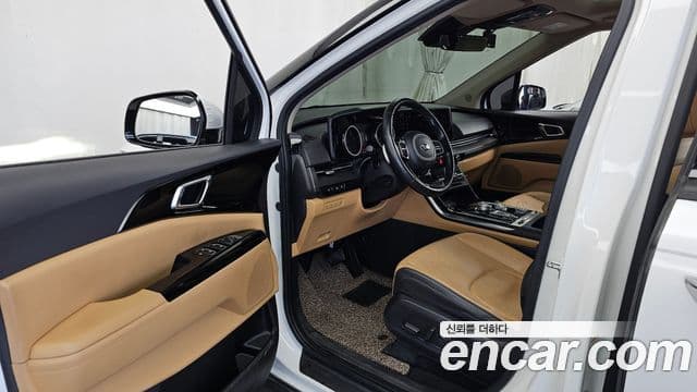 Kia Carnival 2021 — Фото 10/20
