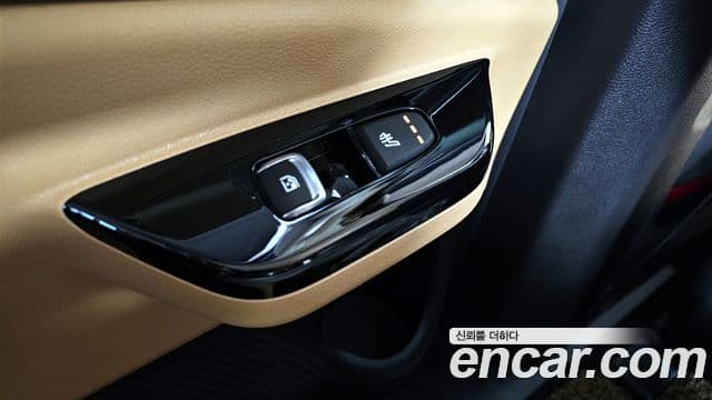 Kia Carnival 2021 — Фото 18/20