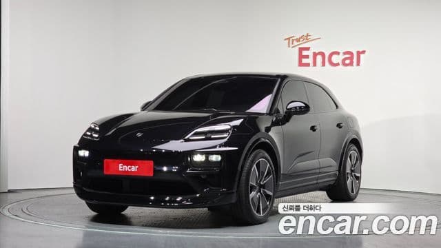 Porsche Macan EV 2025 — ფოტო 14/20